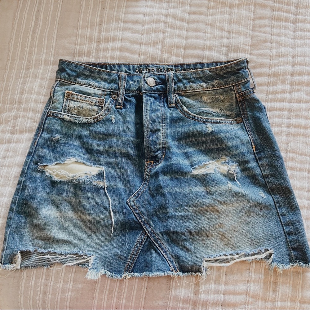 American Eagle Jean Skirt Dark Wash Distressed